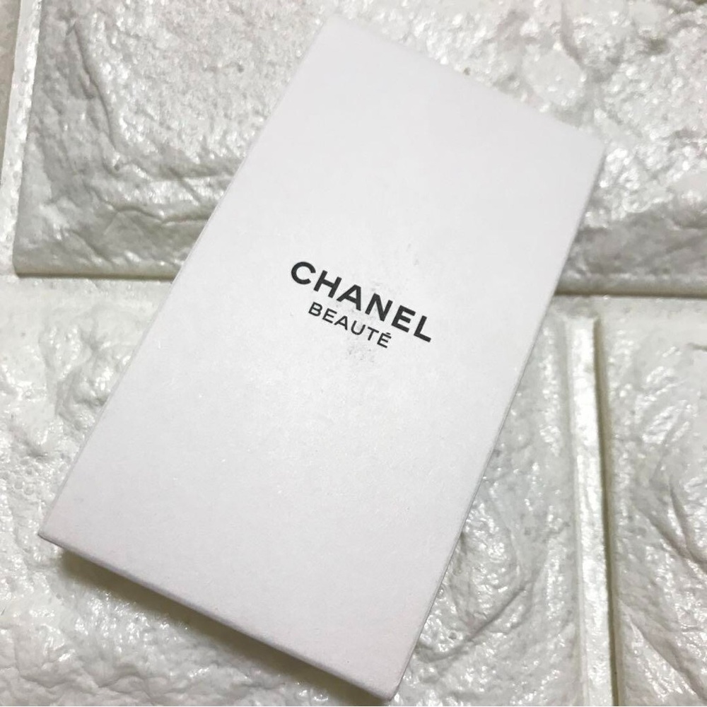 Chanel Black Hair Clips - Picture 2 of 5